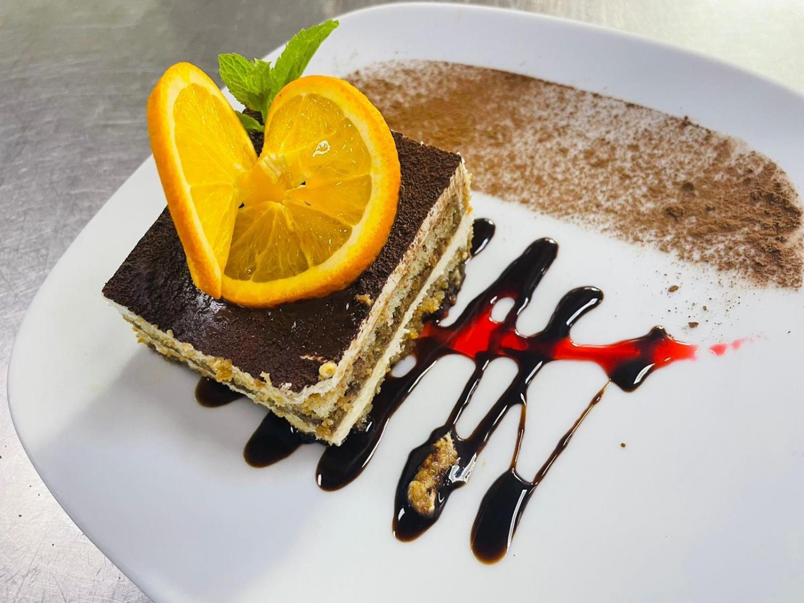 Hotel Hamdan Plaza Salalah, An Htg 3*